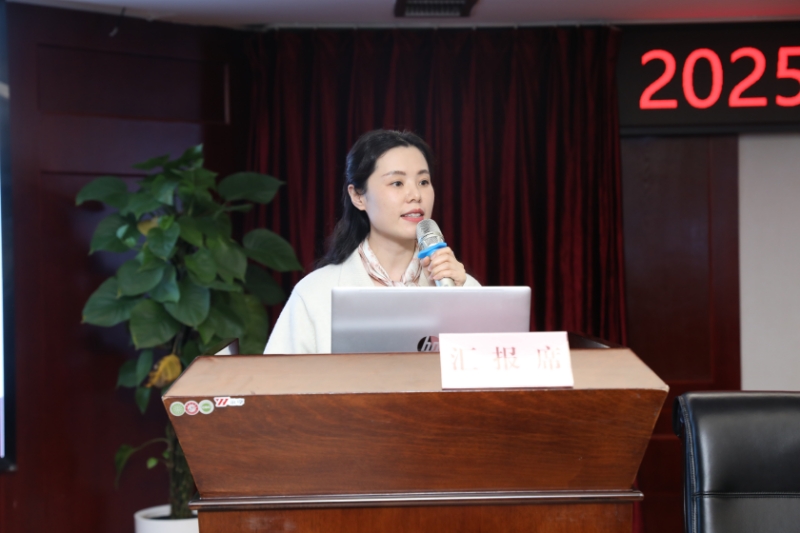 英语能力提升小组-邓艳茹.jpg